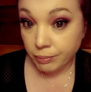 Meet your Posher, Becca